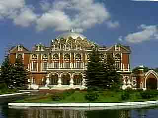  モスクワ:  ロシア:  
 
 Petrovsky Travelling Palace